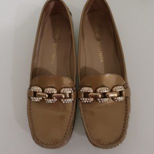Stuart Weitzman Beige patent loafers - 6